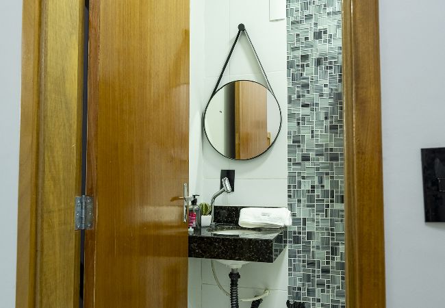 Apartamento em Alfenas - Studio equipado na área central com Wi-Fi Apartamento em Alfenas - Studio equipado na área central com Wi-Fi