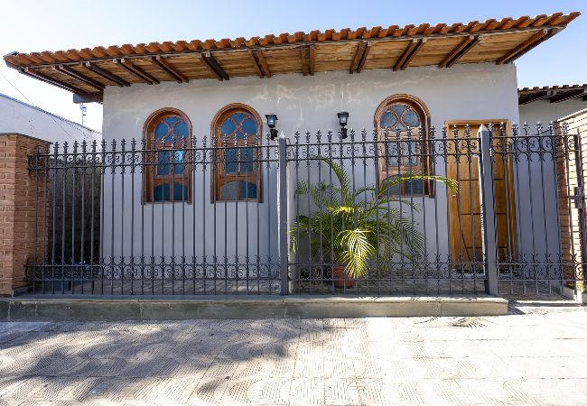 Apartamento em Alfenas - Studio equipado na área central com Wi-Fi Apartamento em Alfenas - Studio equipado na área central com Wi-Fi