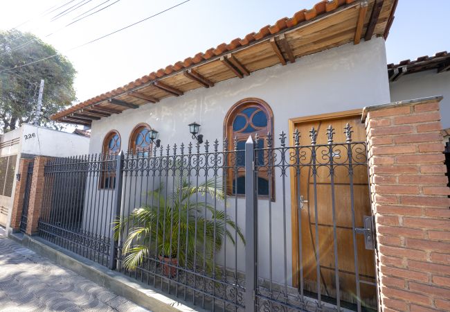 Apartamento em Alfenas - Studio equipado na área central com Wi-Fi Apartamento em Alfenas - Studio equipado na área central com Wi-Fi