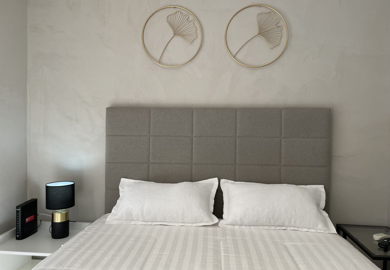 Estúdio em São Paulo - Piscina, academia a 100 mts do Mackenzie Estúdio em São Paulo - Piscina, academia a 100 mts do Mackenzie