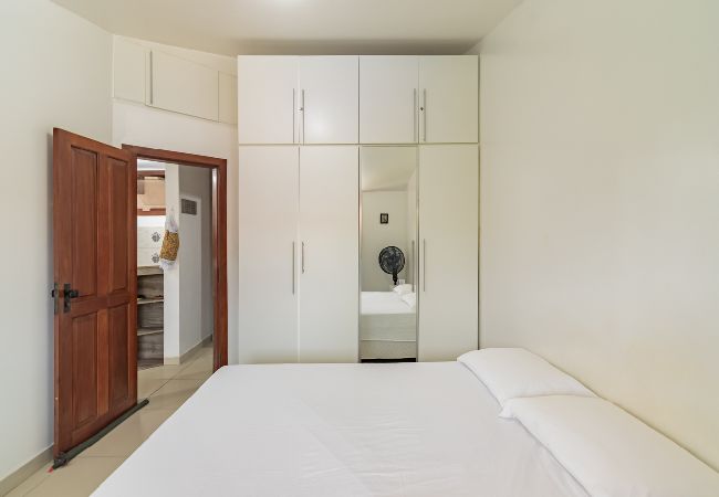 Apartamento em Porto Seguro - Apart-hotel a 400m da Praia de Taperapuan Apartamento em Porto Seguro - Apart-hotel a 400m da Praia de Taperapuan