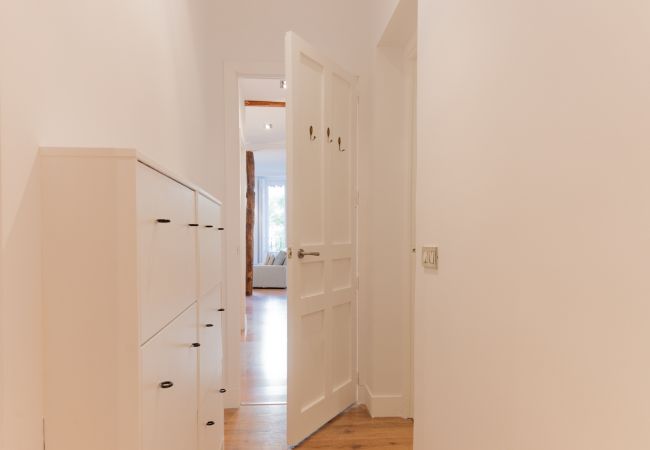 Apartamento em Madrid - Elegante y luminoso piso en el corazón de Chamberí: Con balcones y amplios espacios Apartamento em Madrid - Elegante y luminoso piso en el corazón de Chamberí: Con balcones y amplios espacios
