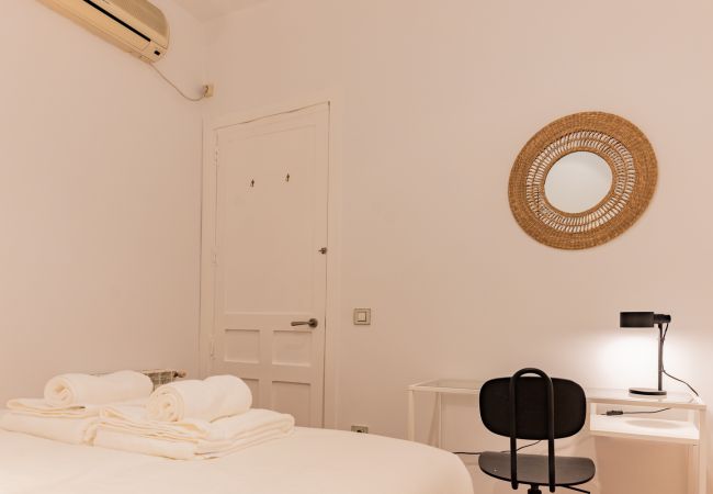 Apartamento em Madrid - Elegante y luminoso piso en el corazón de Chamberí: Con balcones y amplios espacios Apartamento em Madrid - Elegante y luminoso piso en el corazón de Chamberí: Con balcones y amplios espacios