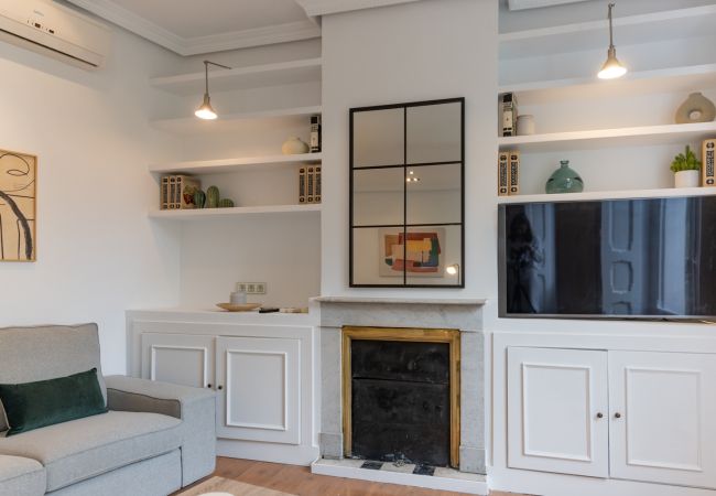 Apartamento em Madrid - Elegante y luminoso piso en el corazón de Chamberí: Con balcones y amplios espacios Apartamento em Madrid - Elegante y luminoso piso en el corazón de Chamberí: Con balcones y amplios espacios