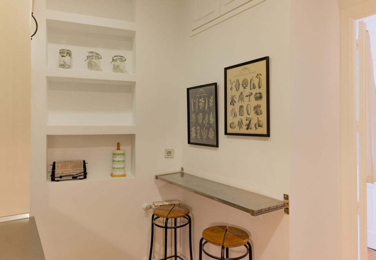 Apartamento em Madrid - Elegante y luminoso piso en el corazón de Chamberí: Con balcones y amplios espacios Apartamento em Madrid - Elegante y luminoso piso en el corazón de Chamberí: Con balcones y amplios espacios