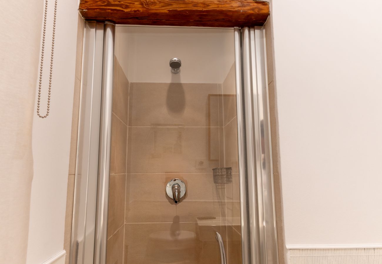 Apartamento em Madrid - Elegante y luminoso piso en el corazón de Chamberí: Con balcones y amplios espacios Apartamento em Madrid - Elegante y luminoso piso en el corazón de Chamberí: Con balcones y amplios espacios