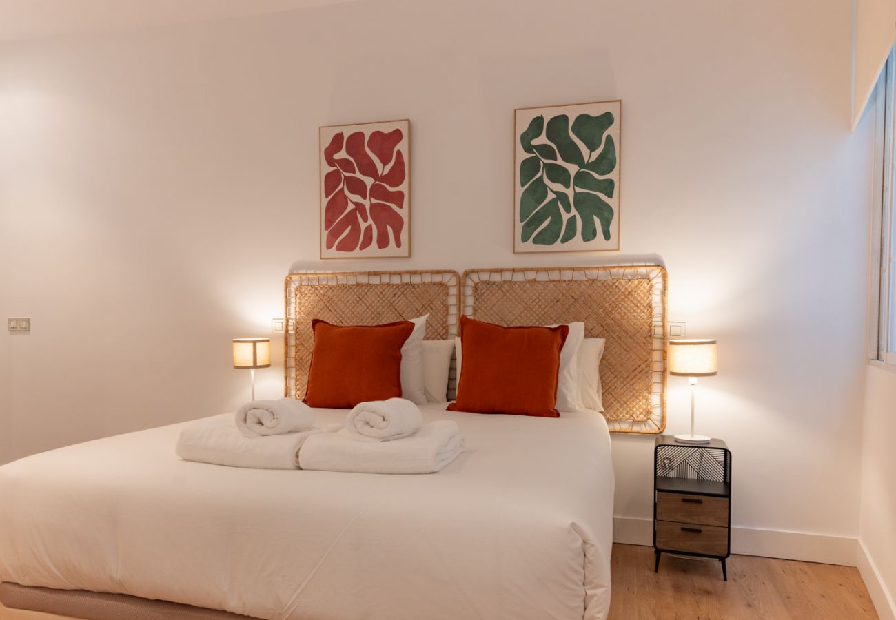 Apartamento em Madrid - Elegante y luminoso piso en el corazón de Chamberí: Con balcones y amplios espacios Apartamento em Madrid - Elegante y luminoso piso en el corazón de Chamberí: Con balcones y amplios espacios