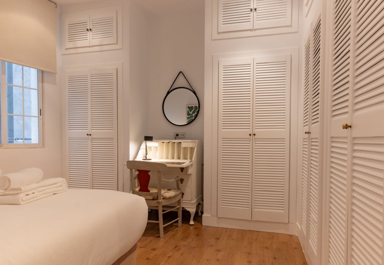 Apartamento em Madrid - Elegante y luminoso piso en el corazón de Chamberí: Con balcones y amplios espacios Apartamento em Madrid - Elegante y luminoso piso en el corazón de Chamberí: Con balcones y amplios espacios