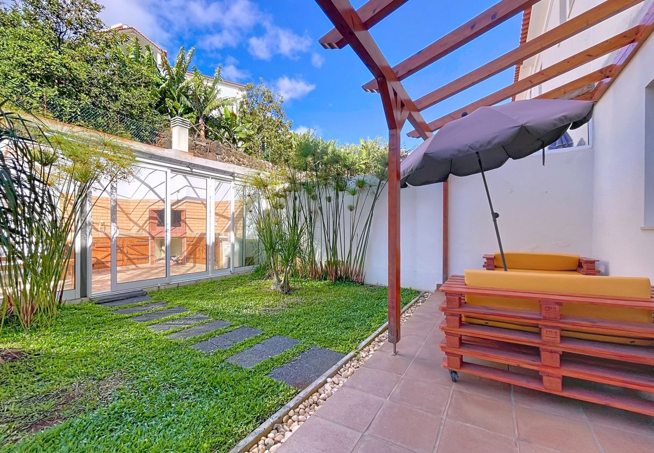 Casa geminada em Água de Pena - Eddys House by Atlantic Holiday