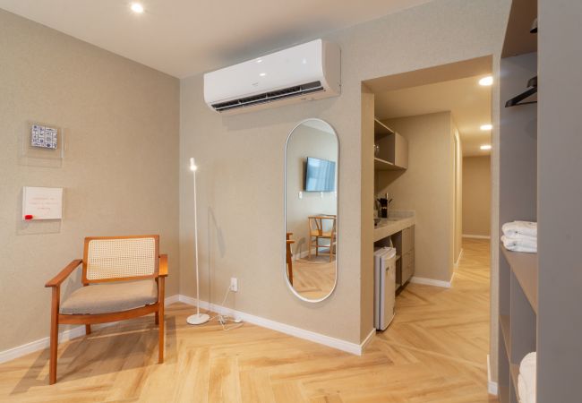 Apartamento em Rio de Janeiro - Vista para o Mar e Varanda com Banheira | Q9 Apartamento em Rio de Janeiro - Vista para o Mar e Varanda com Banheira | Q9