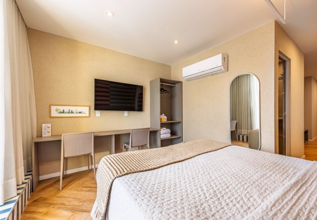 Apartamento em Rio de Janeiro - Vista para o Mar e Varanda com Banheira  | Q4 Apartamento em Rio de Janeiro - Vista para o Mar e Varanda com Banheira  | Q4