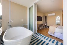 Apartamento em Rio de Janeiro - Vista para o Mar e Varanda com Banheira  | Q4