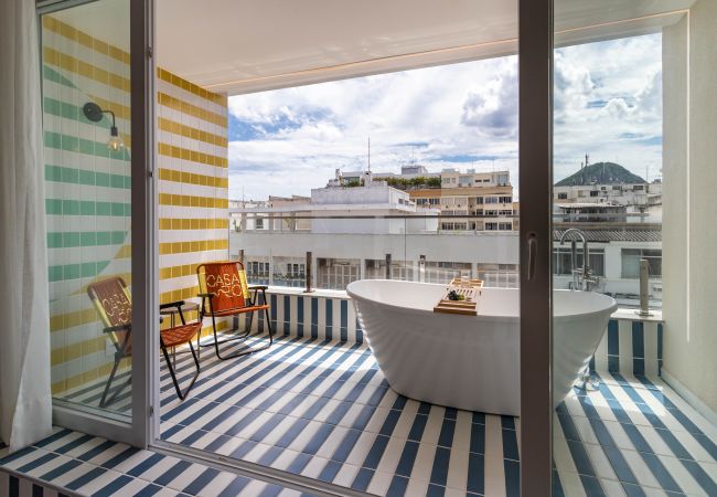 Apartamento em Rio de Janeiro - Vista para o Mar e Varanda com Banheira | Q5 Apartamento em Rio de Janeiro - Vista para o Mar e Varanda com Banheira | Q5