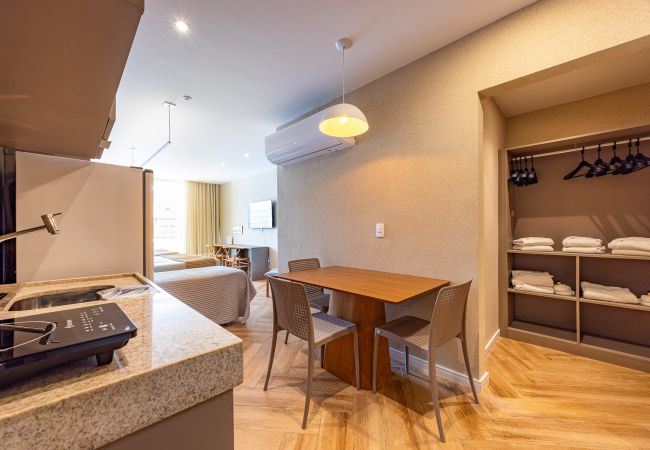 Apartamento em Rio de Janeiro - Vista para o Mar e Varanda com Banheira | Q5 Apartamento em Rio de Janeiro - Vista para o Mar e Varanda com Banheira | Q5
