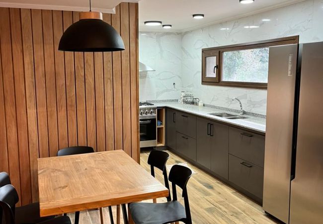 Casa em San Carlos de Bariloche - Linda casa a 300 metros da praia Nahuel Huapi Casa em San Carlos de Bariloche - Linda casa a 300 metros da praia Nahuel Huapi