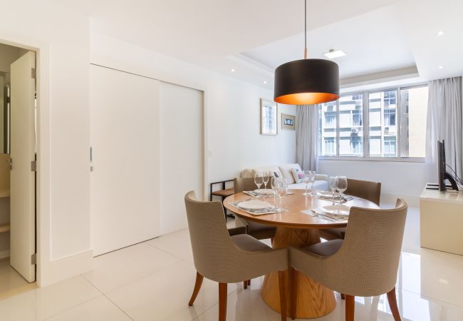 Apartamento em Rio de Janeiro - Apartamento em Copacabana a 3 minutos da Praia | NSC602 Apartamento em Rio de Janeiro - Apartamento em Copacabana a 3 minutos da Praia | NSC602