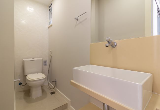 Apartamento em Rio de Janeiro - Apartamento em Copacabana a 3 minutos da Praia | NSC602 Apartamento em Rio de Janeiro - Apartamento em Copacabana a 3 minutos da Praia | NSC602
