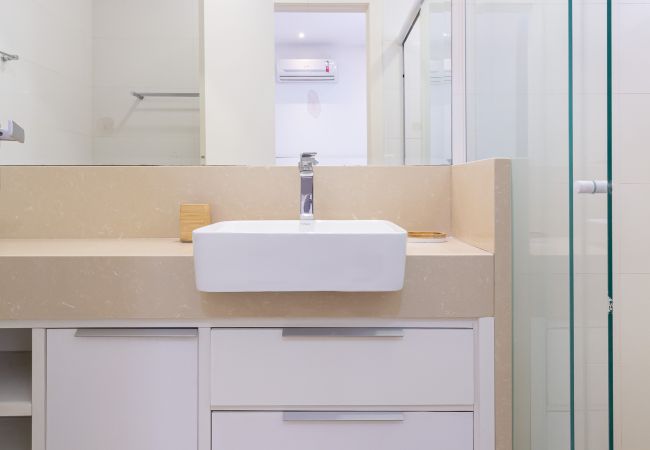 Apartamento em Rio de Janeiro - Apartamento em Copacabana a 3 minutos da Praia | NSC602 Apartamento em Rio de Janeiro - Apartamento em Copacabana a 3 minutos da Praia | NSC602
