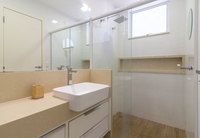 Apartamento em Rio de Janeiro - Apartamento em Copacabana a 3 minutos da Praia | NSC602 Apartamento em Rio de Janeiro - Apartamento em Copacabana a 3 minutos da Praia | NSC602