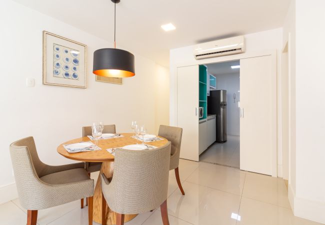 Apartamento em Rio de Janeiro - Apartamento em Copacabana a 3 minutos da Praia | NSC602 Apartamento em Rio de Janeiro - Apartamento em Copacabana a 3 minutos da Praia | NSC602