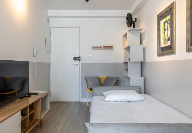 Apartamento em São Paulo - Vila Mariana, Piscina, Academia ao lado do metrô Apartamento em São Paulo - Vila Mariana, Piscina, Academia ao lado do metrô