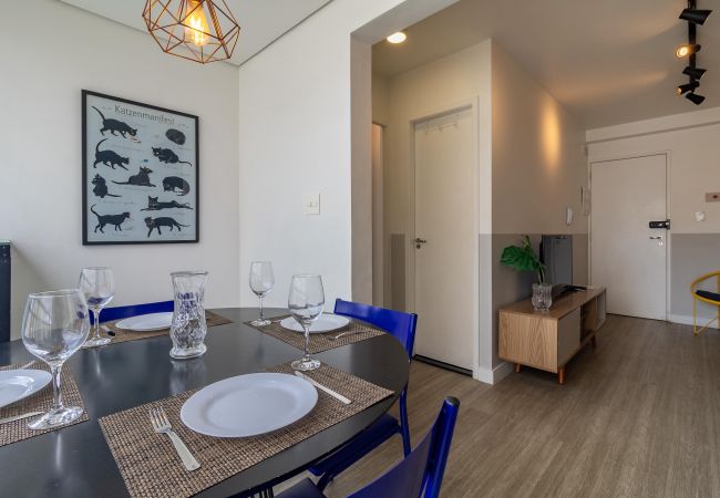 Apartamento em São Paulo - Vila Mariana, Piscina, Academia ao lado do metrô Apartamento em São Paulo - Vila Mariana, Piscina, Academia ao lado do metrô