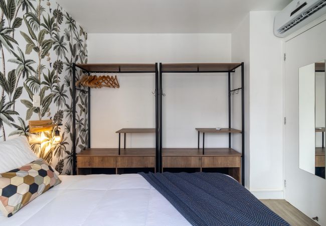 Apartamento em São Paulo - Vila Mariana, Piscina, Academia ao lado do metrô Apartamento em São Paulo - Vila Mariana, Piscina, Academia ao lado do metrô