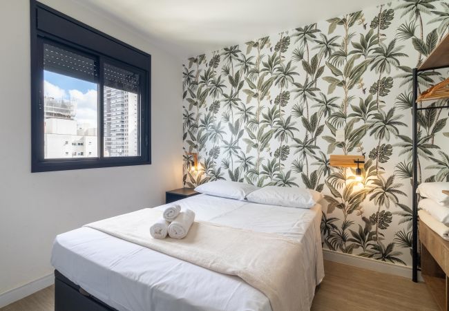 Apartamento em São Paulo - Vila Mariana, Piscina, Academia ao lado do metrô Apartamento em São Paulo - Vila Mariana, Piscina, Academia ao lado do metrô