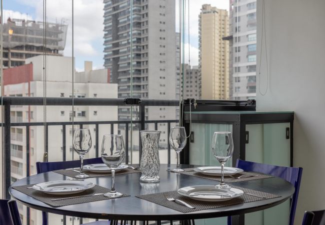 Apartamento em São Paulo - Vila Mariana, Piscina, Academia ao lado do metrô Apartamento em São Paulo - Vila Mariana, Piscina, Academia ao lado do metrô