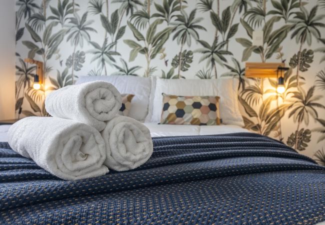 Apartamento em São Paulo - Vila Mariana, Piscina, Academia ao lado do metrô Apartamento em São Paulo - Vila Mariana, Piscina, Academia ao lado do metrô