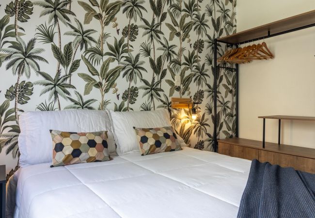 Apartamento em São Paulo - Vila Mariana, Piscina, Academia ao lado do metrô Apartamento em São Paulo - Vila Mariana, Piscina, Academia ao lado do metrô