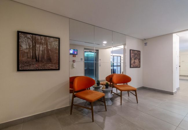 Apartamento em São Paulo - Vila Mariana, Piscina, Academia ao lado do metrô Apartamento em São Paulo - Vila Mariana, Piscina, Academia ao lado do metrô