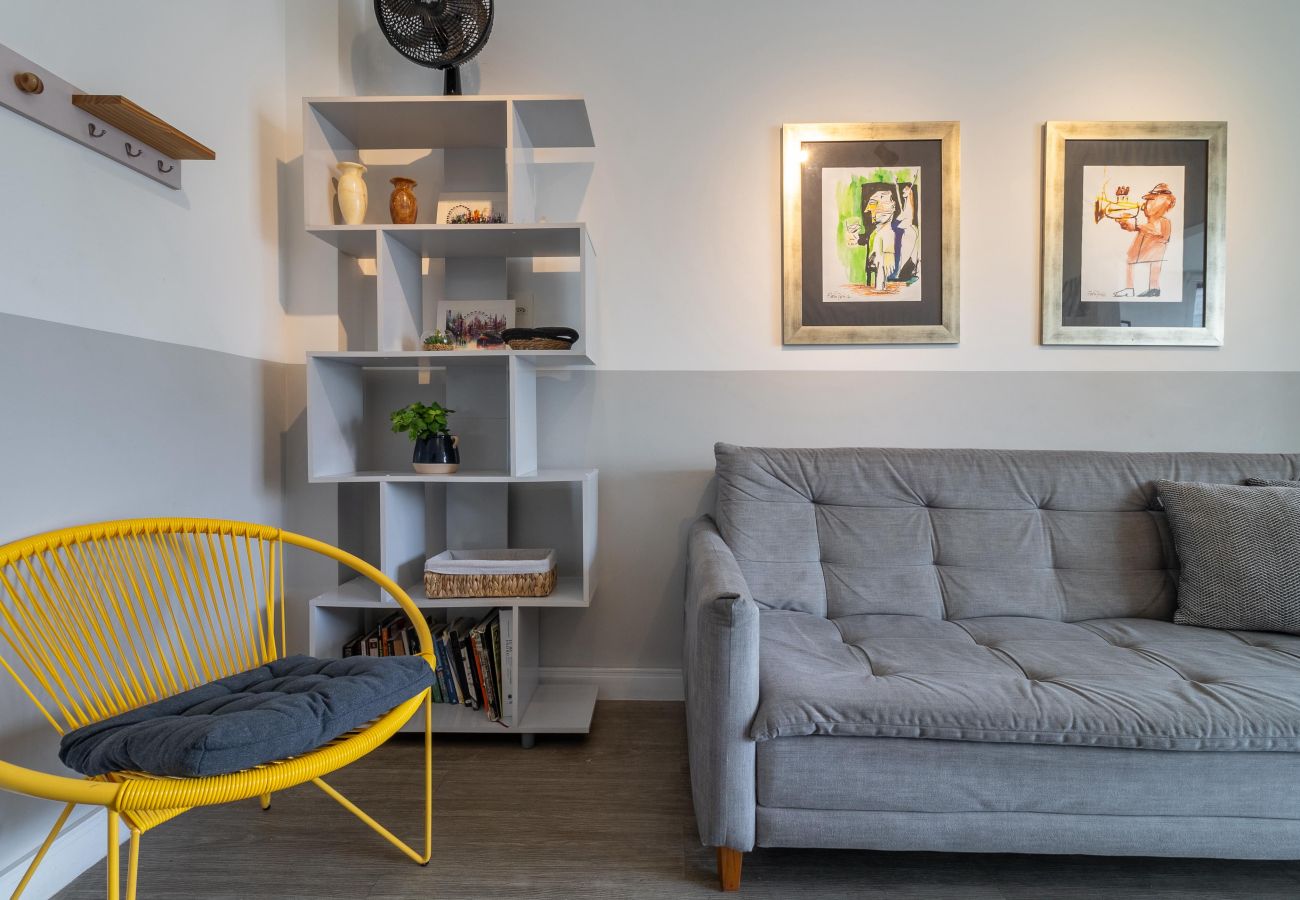 Apartamento em São Paulo - Vila Mariana, Piscina, Academia ao lado do metrô