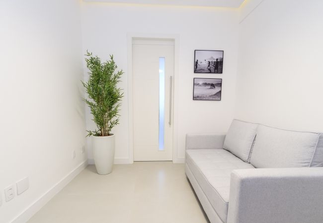 Apartamento em Rio de Janeiro - Urquiza 316| Quarto e sala no Leblon Apartamento em Rio de Janeiro - Urquiza 316| Quarto e sala no Leblon