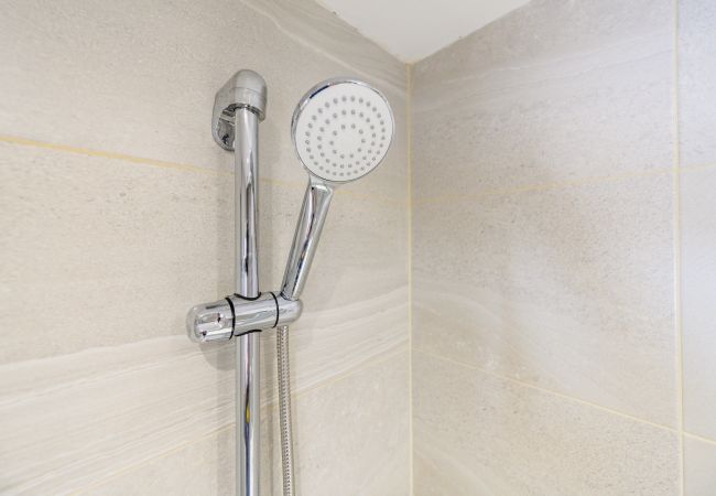 Apartamento em Madrid - AAL49 Alberto Alcocer, 49 Temporal  Apartamento em Madrid - AAL49 Alberto Alcocer, 49 Temporal