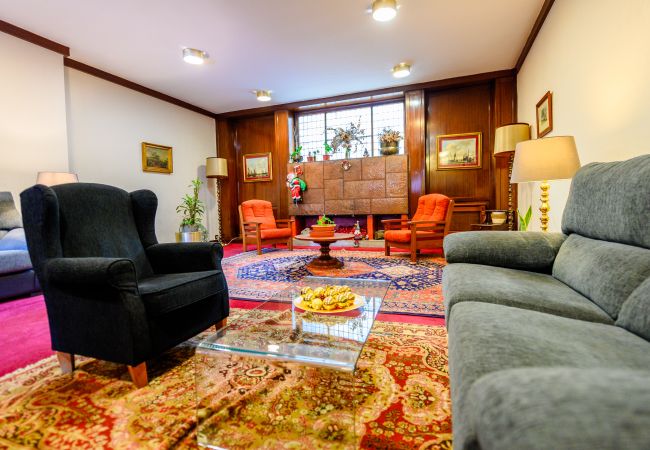 Apartamento em Madrid - AAL49 Alberto Alcocer, 49 Temporal  Apartamento em Madrid - AAL49 Alberto Alcocer, 49 Temporal