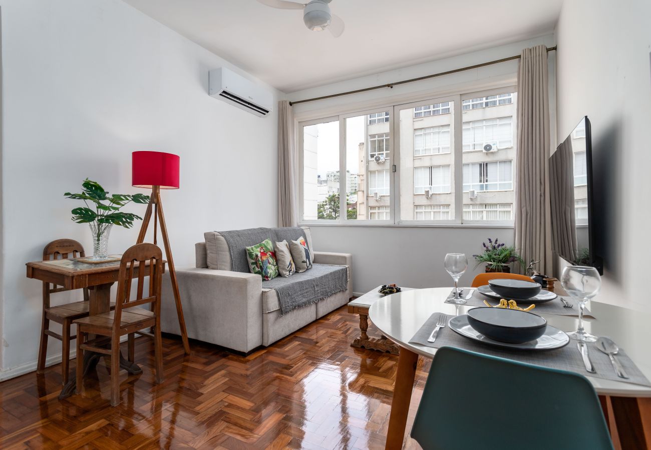 Apartamento em Rio de Janeiro - 7 minutos da praia de Ipanema | BT302B
