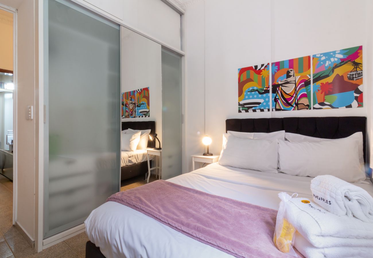 Apartamento em Rio de Janeiro - 3 minutos da praia de Copacabana | DU705