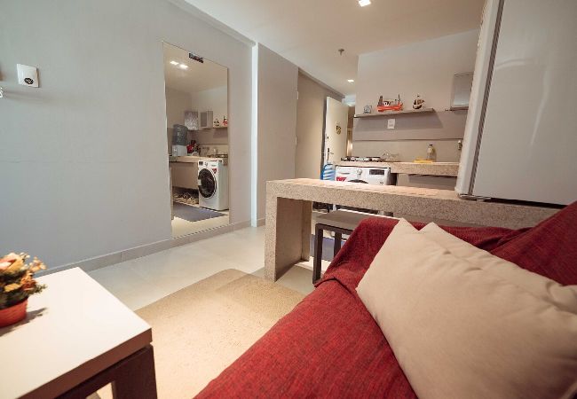 Apartamento em João Pessoa - Apto c ótima localização à 120m da praia de Tambaú Apartamento em João Pessoa - Apto c ótima localização à 120m da praia de Tambaú