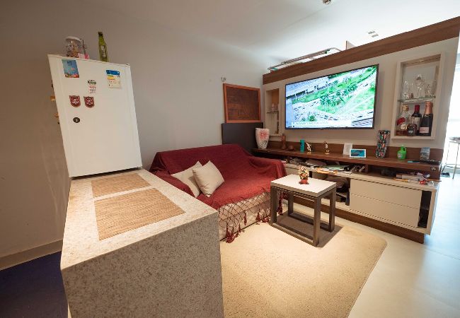 Apartamento em João Pessoa - Apto c ótima localização à 120m da praia de Tambaú Apartamento em João Pessoa - Apto c ótima localização à 120m da praia de Tambaú