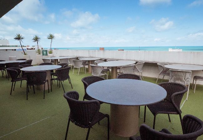 Apartamento em João Pessoa - Apto c ótima localização à 120m da praia de Tambaú Apartamento em João Pessoa - Apto c ótima localização à 120m da praia de Tambaú
