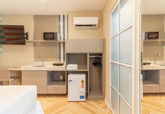 Apartamento em Rio de Janeiro - Refúgio a Poucos Passos de Praia de Copacabana | Q1 PCD Apartamento em Rio de Janeiro - Refúgio a Poucos Passos de Praia de Copacabana | Q1 PCD