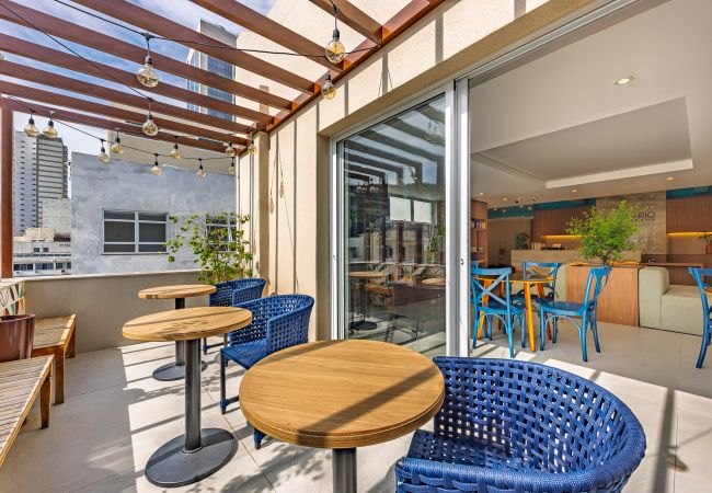 Apartamento em Rio de Janeiro - Refúgio a Poucos Passos de Praia de Copacabana | Q1 PCD Apartamento em Rio de Janeiro - Refúgio a Poucos Passos de Praia de Copacabana | Q1 PCD