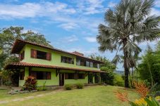 Casa em Miguel Pereira - Refúgio Perfeito em Miguel Pereira | AND61