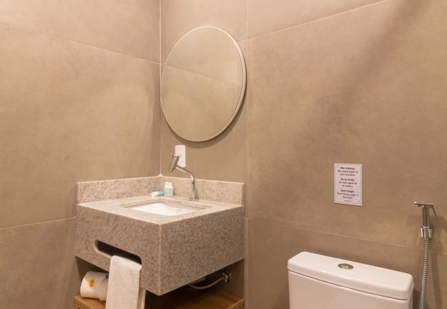 Apartamento em Rio de Janeiro - Refúgio a Poucos Passos de Praia de Copacabana | Q15 Apartamento em Rio de Janeiro - Refúgio a Poucos Passos de Praia de Copacabana | Q15