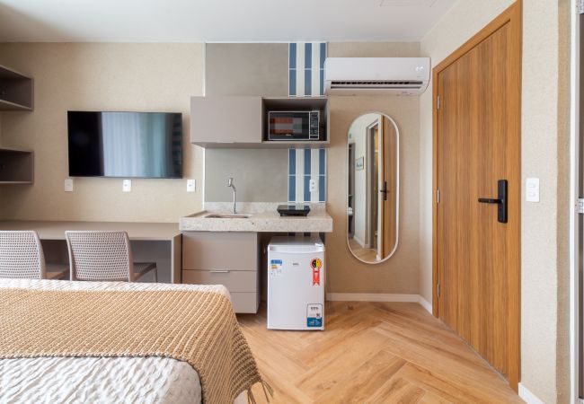 Apartamento em Rio de Janeiro - Vista para o Mar e Varanda com Banheira | Q2 Apartamento em Rio de Janeiro - Vista para o Mar e Varanda com Banheira | Q2