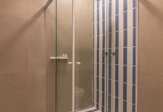 Apartamento em Rio de Janeiro - Vista para o Mar e Varanda com Banheira | Q20 Apartamento em Rio de Janeiro - Vista para o Mar e Varanda com Banheira | Q20