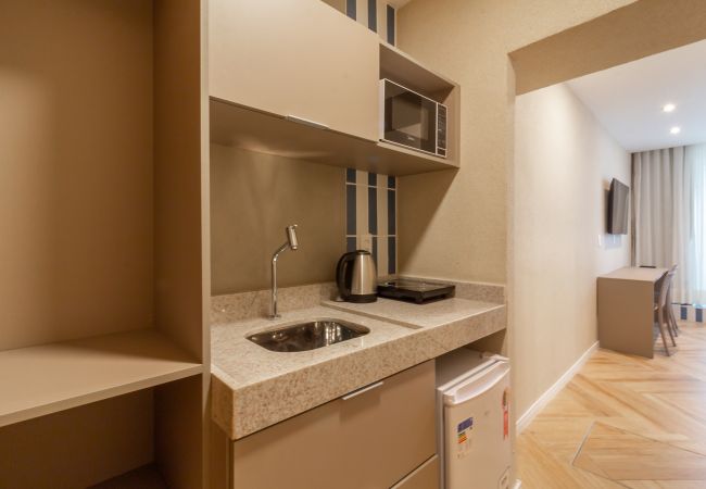 Apartamento em Rio de Janeiro - Vista para o Mar e Varanda com Banheira | Q18 Apartamento em Rio de Janeiro - Vista para o Mar e Varanda com Banheira | Q18