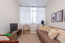 Apartamento em Rio de Janeiro - Sam403|2 quartos no Leme a 2 minutos a pé da praia