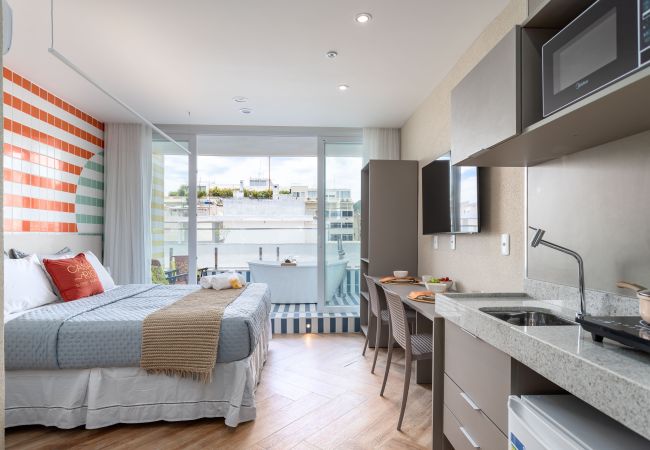 Apartamento em Rio de Janeiro - Vista para o Mar e Varanda com Banheira | Q11 Apartamento em Rio de Janeiro - Vista para o Mar e Varanda com Banheira | Q11